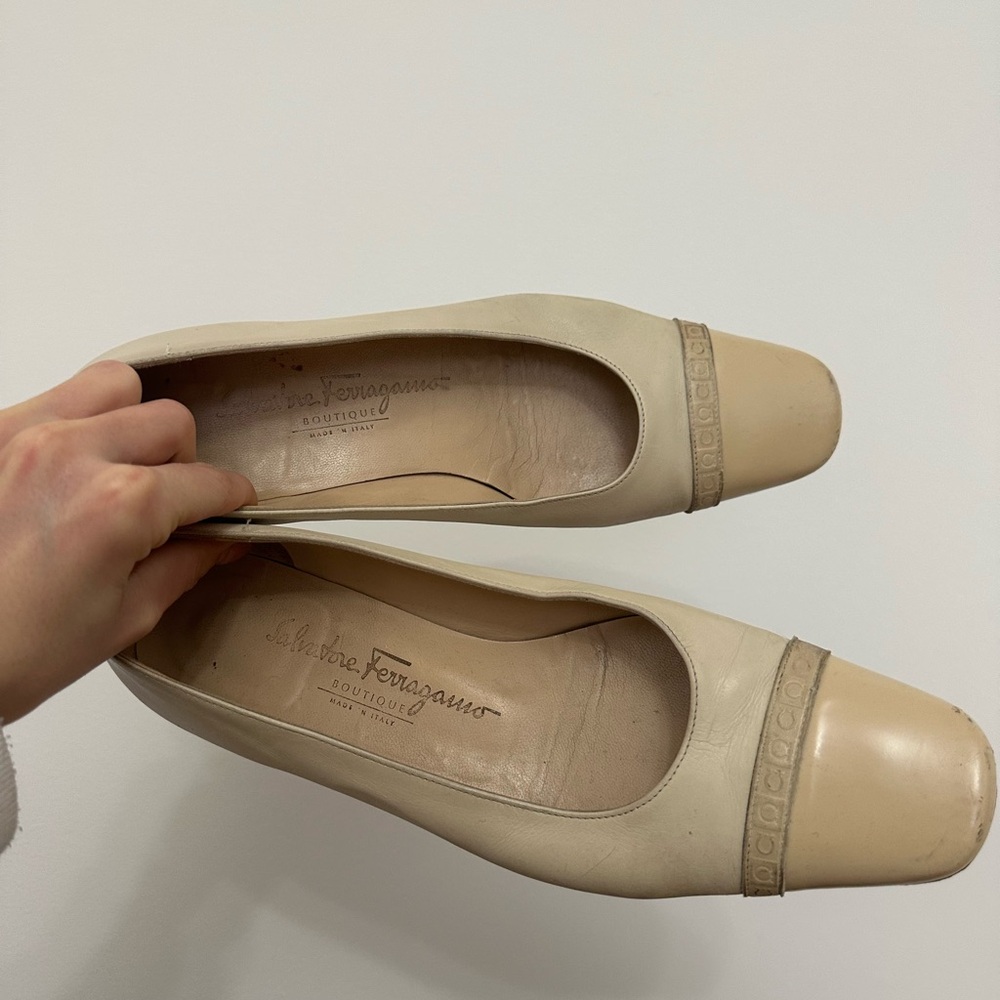 Salvatore Ferragamo Beige Flats
